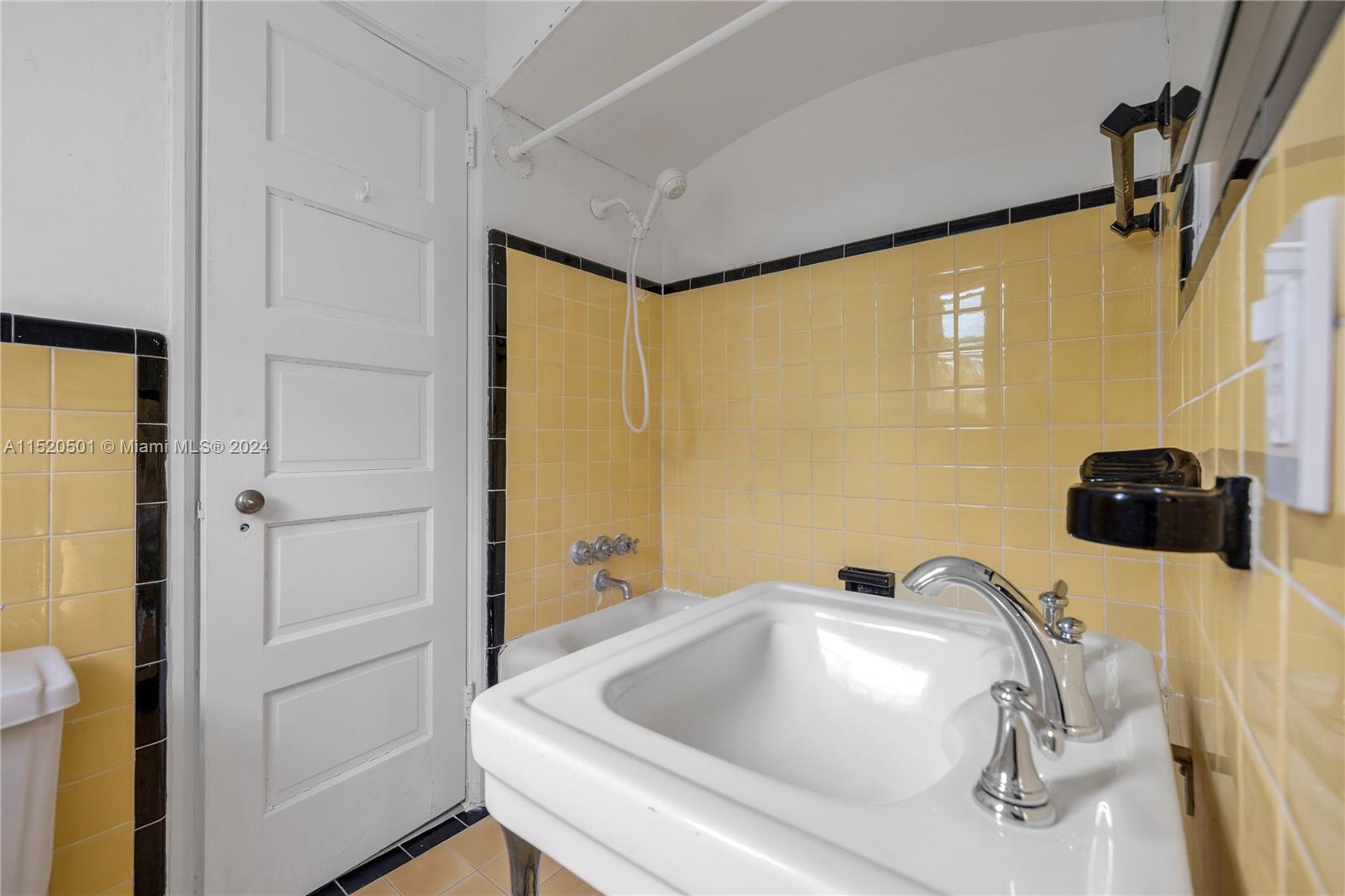 769 NE 72nd Ter, Miami, Florida 33138, 4 Bedrooms Bedrooms, ,3 BathroomsBathrooms,Residentiallease,For Rent,769 NE 72nd Ter,A11520501