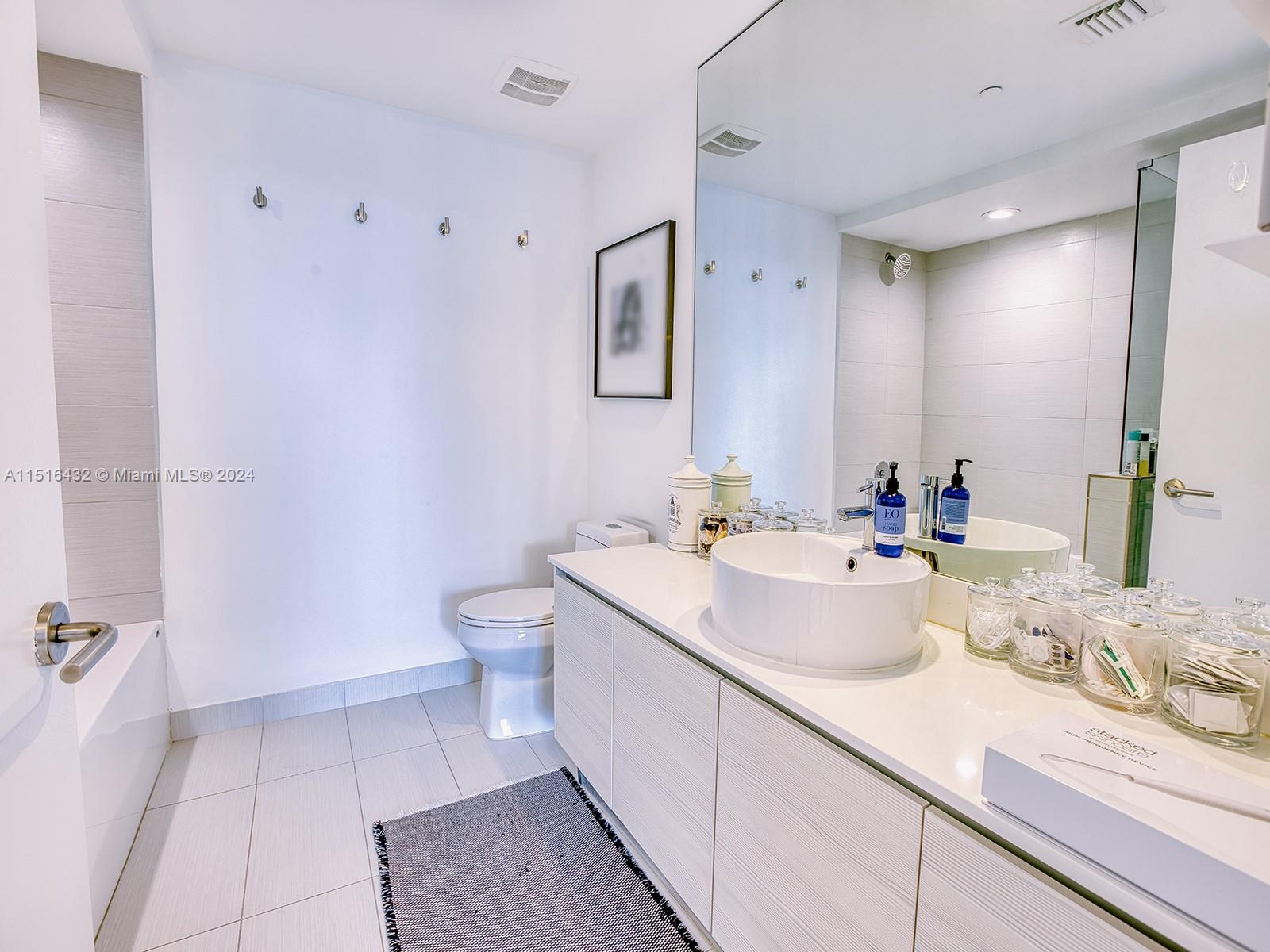 4250 Biscayne Blvd 916, Miami, Florida 33137, 2 Bedrooms Bedrooms, ,2 BathroomsBathrooms,Residential,For Sale,4250 Biscayne Blvd 916,A11516432