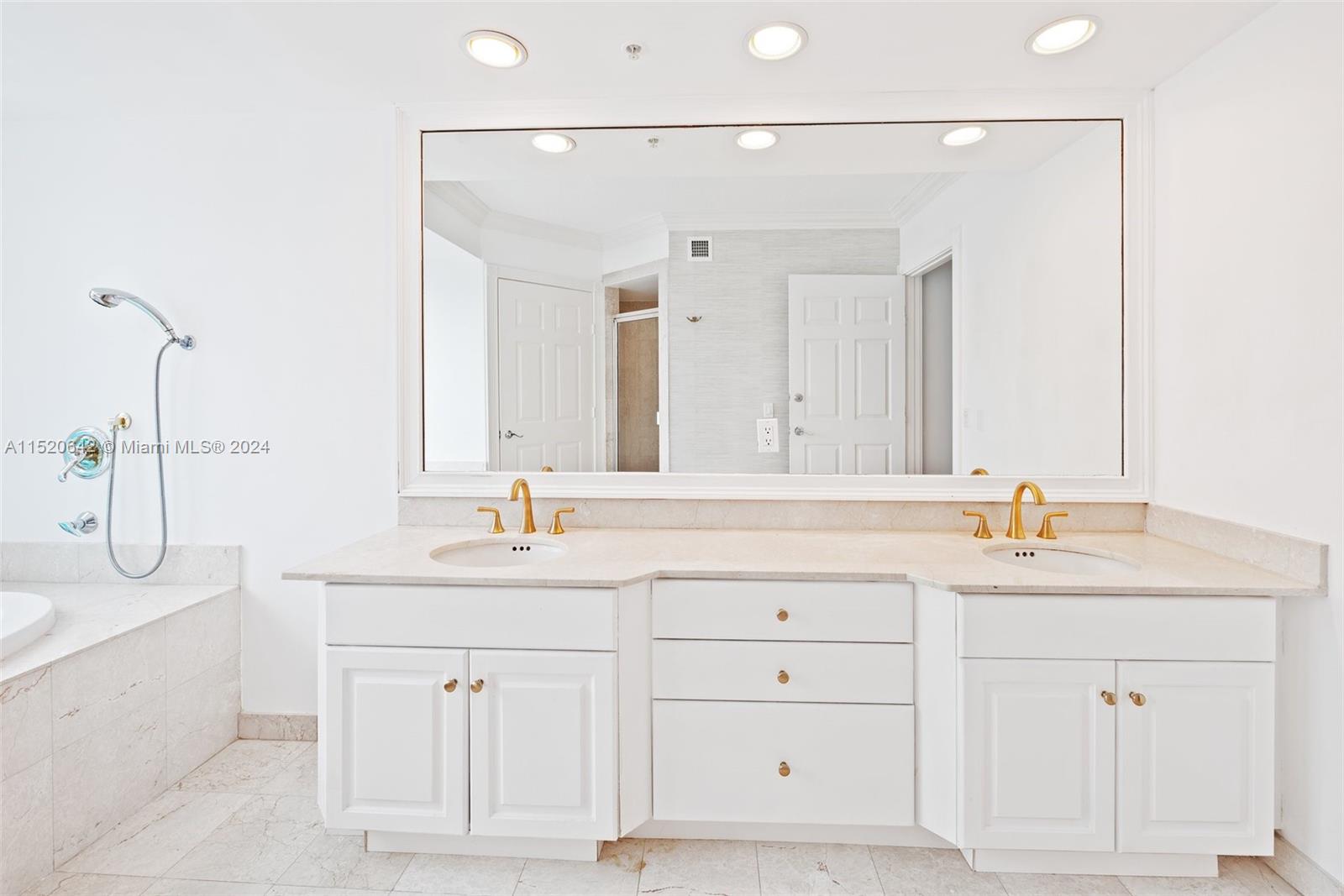 3370 Hidden Bay Dr, Aventura, FL, 33180 United States, 4 Bedrooms Bedrooms, ,3 BathroomsBathrooms,Residential,For Sale,Hidden Bay Dr,A11520642