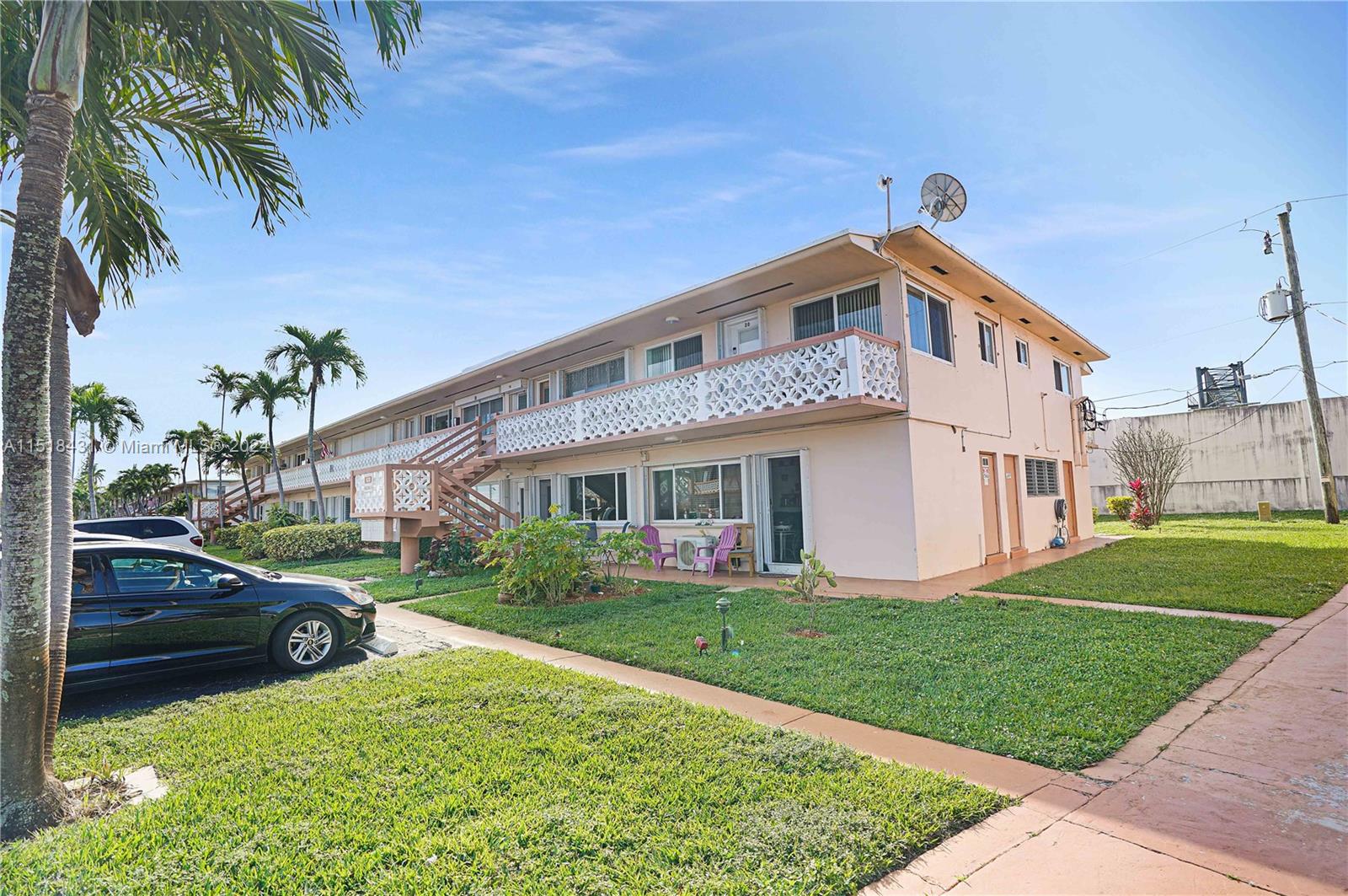 820 11th Ave, Hallandale Beach, FL, 33009 United States, 1 Bedroom Bedrooms, ,1 BathroomBathrooms,Residential,For Sale,11th Ave,A11518431