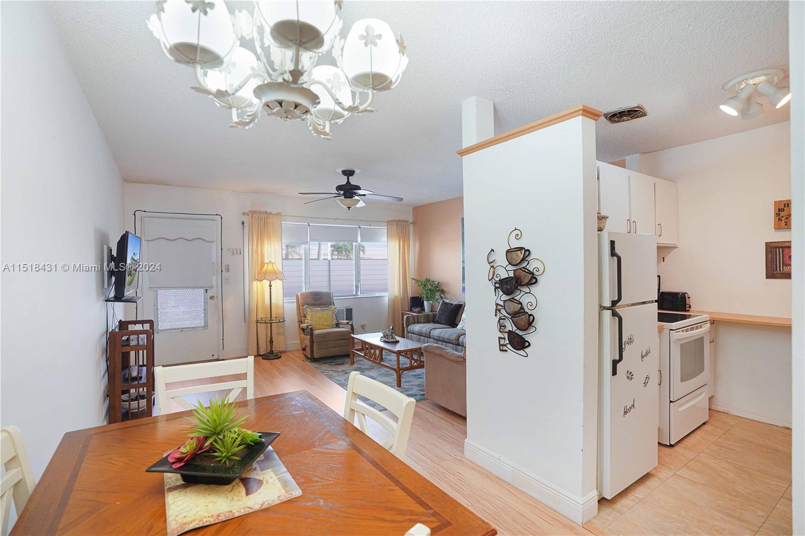 820 11th Ave, Hallandale Beach, FL, 33009 United States, 1 Bedroom Bedrooms, ,1 BathroomBathrooms,Residential,For Sale,11th Ave,A11518431