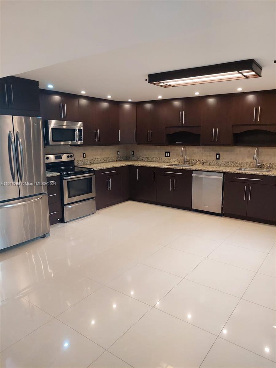 20401 NE 30th Ave 124-8, Aventura, Florida 33180, 3 Bedrooms Bedrooms, ,2 BathroomsBathrooms,Residential,For Sale,20401 NE 30th Ave 124-8,A11513299