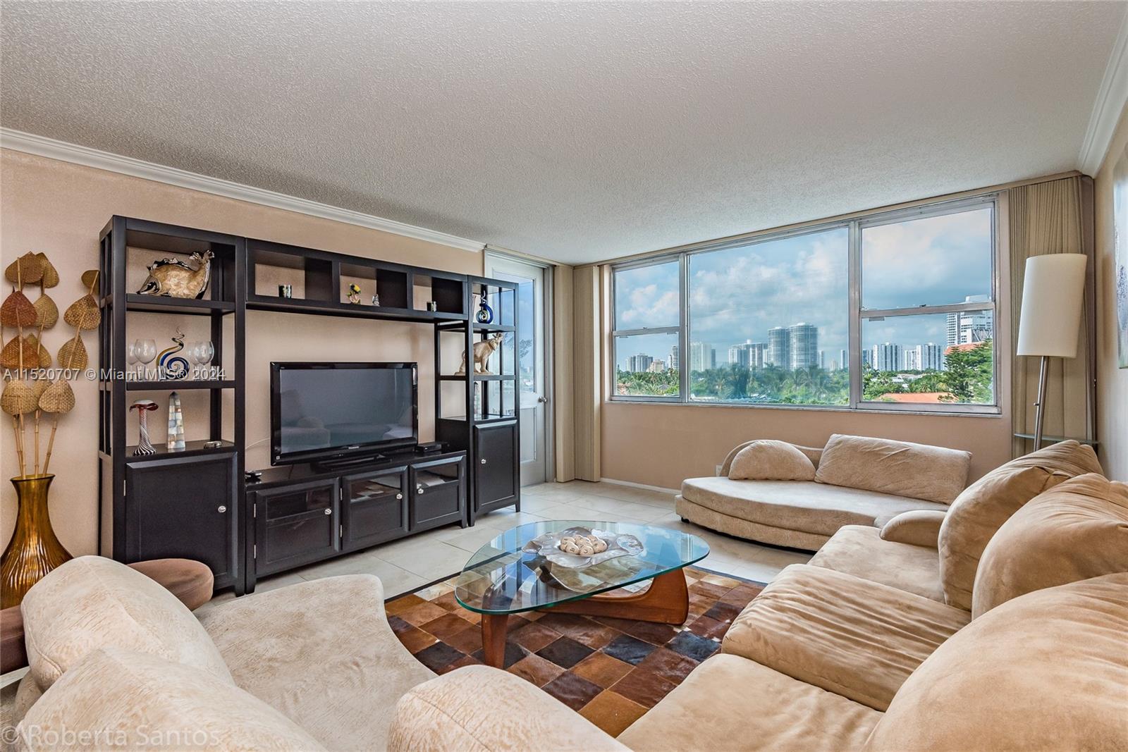 3180 Ocean Dr, Hallandale Beach, FL, 33009 United States, 1 Bedroom Bedrooms, ,1 BathroomBathrooms,Residential,For Sale,Ocean Dr,A11520707