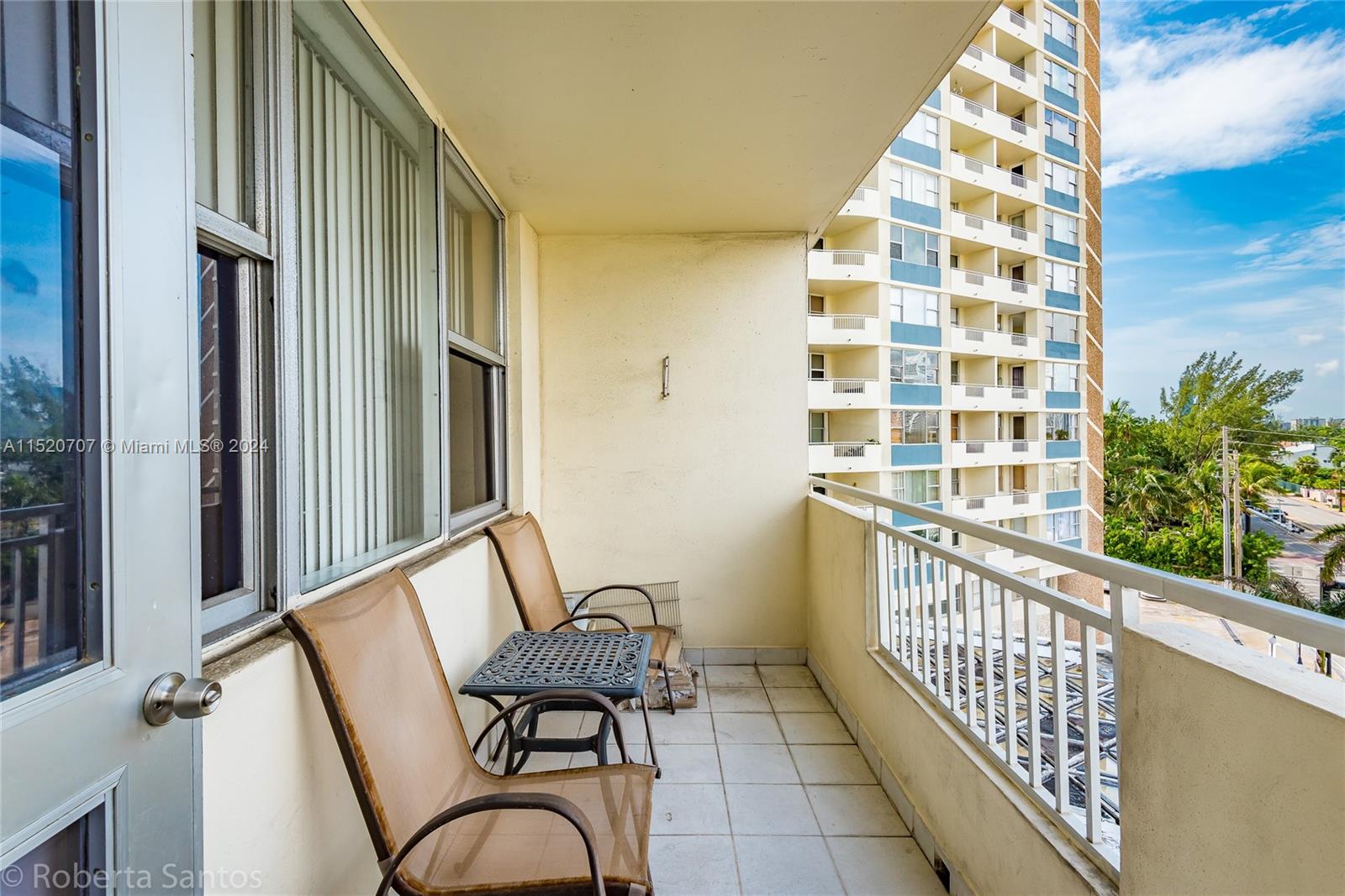 3180 Ocean Dr, Hallandale Beach, FL, 33009 United States, 1 Bedroom Bedrooms, ,1 BathroomBathrooms,Residential,For Sale,Ocean Dr,A11520707