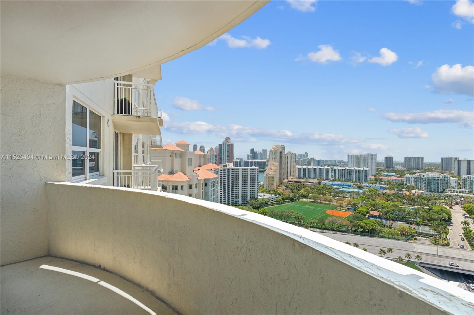 19501 W Country Club Dr 2506, Aventura, Florida 33180, 1 Bedroom Bedrooms, ,1 BathroomBathrooms,Residential,For Sale,19501 W Country Club Dr 2506,A11520494