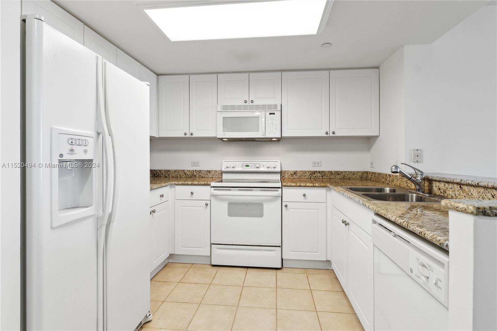 19501 W Country Club Dr 2506, Aventura, Florida 33180, 1 Bedroom Bedrooms, ,1 BathroomBathrooms,Residential,For Sale,19501 W Country Club Dr 2506,A11520494