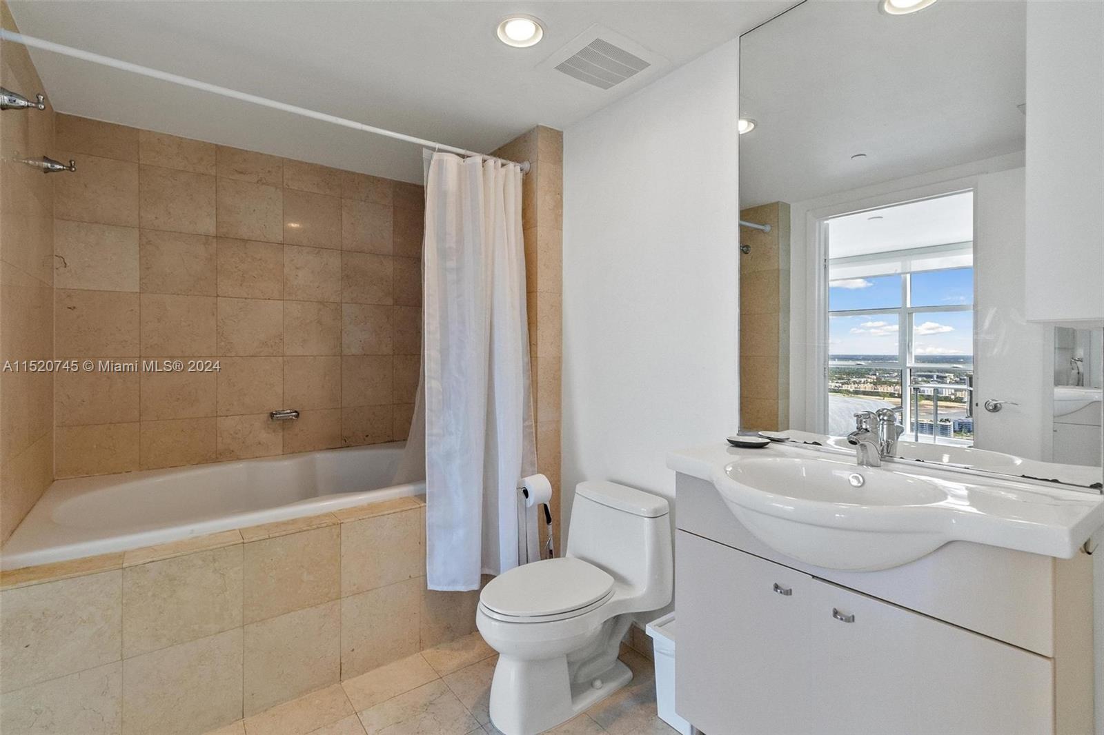 1830 S Ocean Dr 4507, Hallandale Beach, Florida 33009, 1 Bedroom Bedrooms, ,1 BathroomBathrooms,Residential,For Sale,1830 S Ocean Dr 4507,A11520745