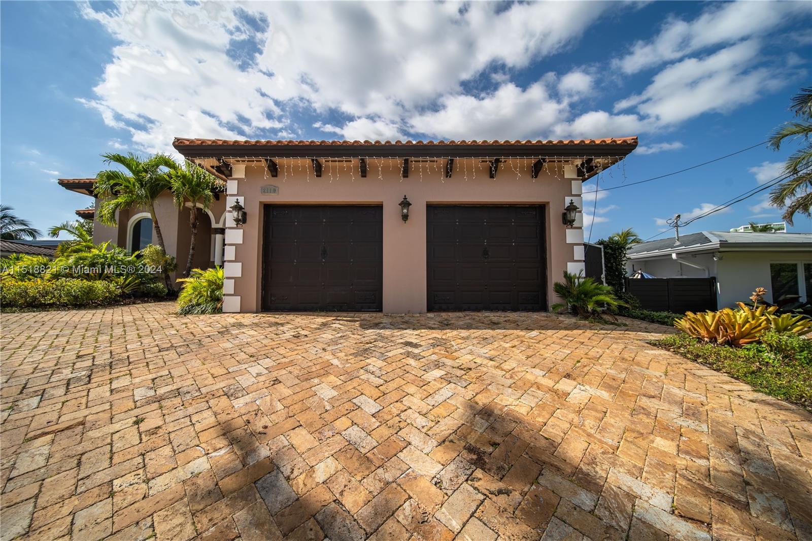 2110 NE 124th St, North Miami, Florida 33181, 5 Bedrooms Bedrooms, ,4 BathroomsBathrooms,Residentiallease,For Rent,2110 NE 124th St,A11518821