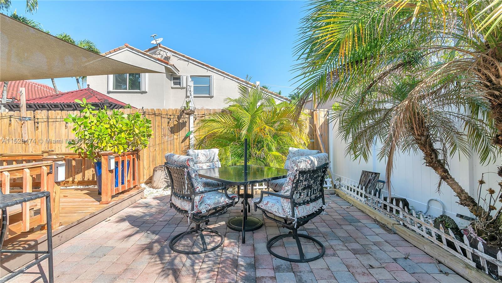 space for entertainment and wood deck that makes it very convenient