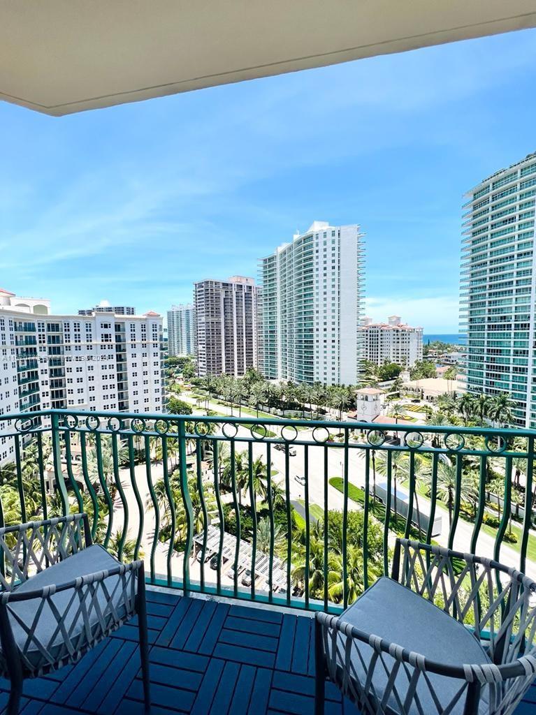 19900 E Country Club Dr PH20, Aventura, Florida 33180, 3 Bedrooms Bedrooms, ,3 BathroomsBathrooms,Residentiallease,For Rent,19900 E Country Club Dr PH20,A11520773