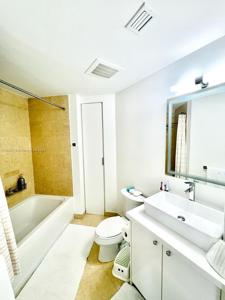 19900 E Country Club Dr PH20, Aventura, Florida 33180, 3 Bedrooms Bedrooms, ,3 BathroomsBathrooms,Residentiallease,For Rent,19900 E Country Club Dr PH20,A11520773