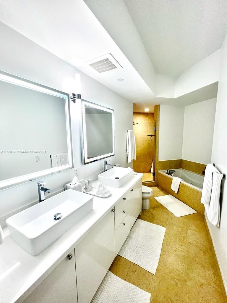 19900 E Country Club Dr PH20, Aventura, Florida 33180, 3 Bedrooms Bedrooms, ,3 BathroomsBathrooms,Residentiallease,For Rent,19900 E Country Club Dr PH20,A11520773