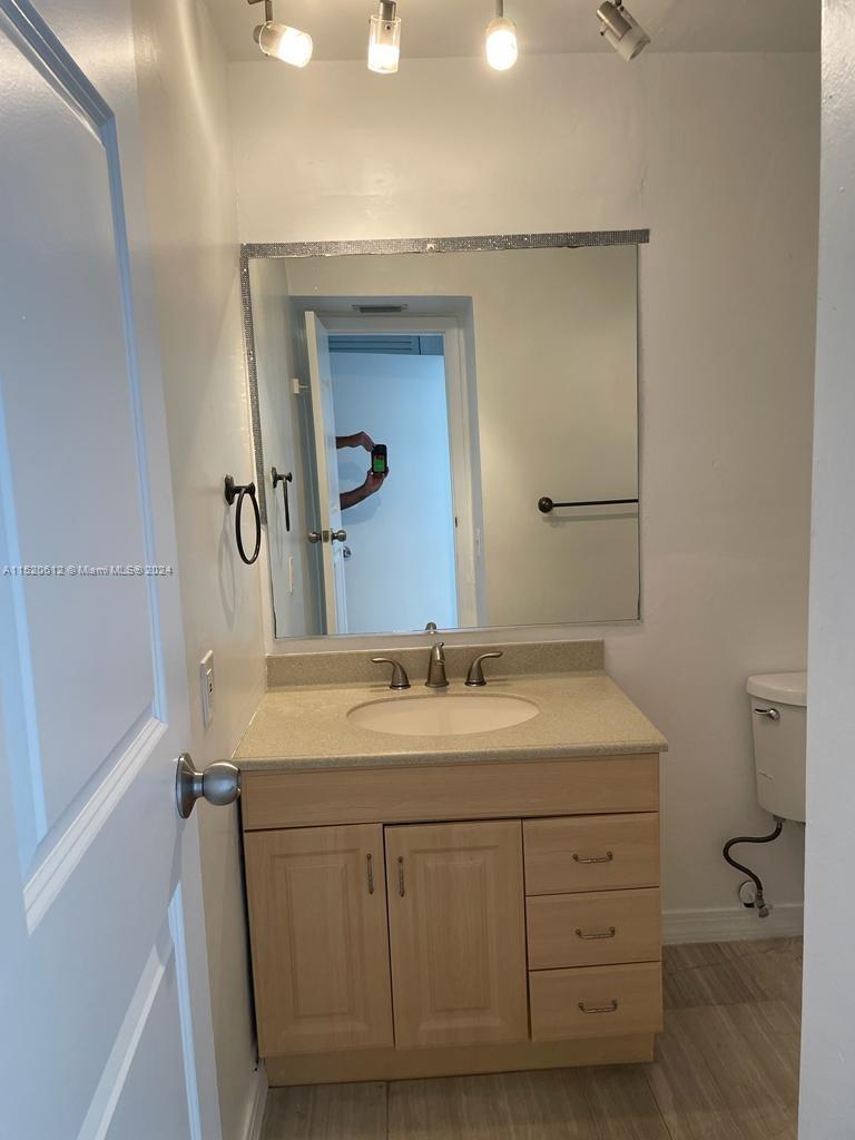 7360 SW 82 ST, Miami, FL, 33143 United States, 1 Bedroom Bedrooms, ,1 BathroomBathrooms,Residential,For Sale,82 ST,A11520612