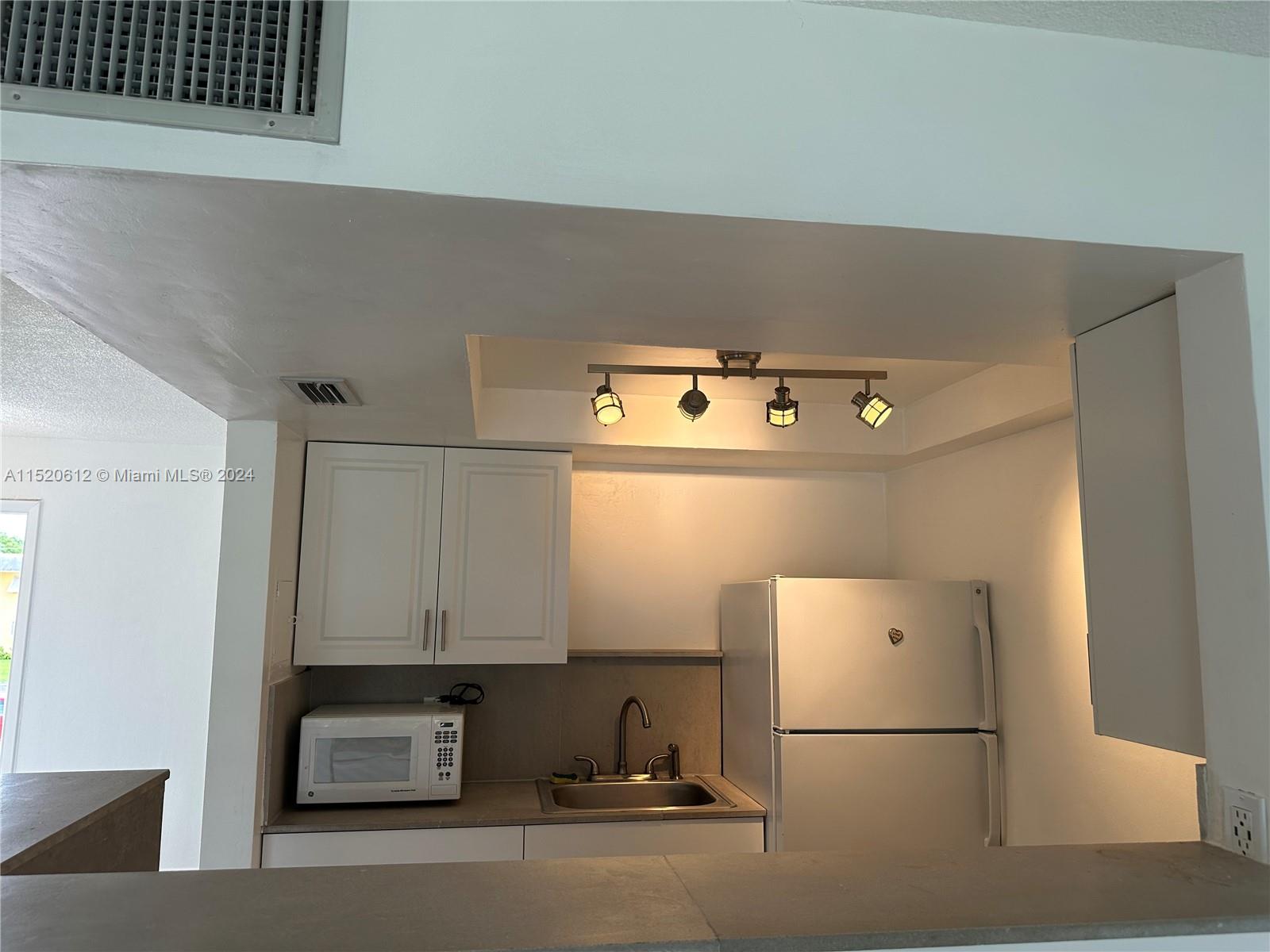 7360 SW 82 ST, Miami, FL, 33143 United States, 1 Bedroom Bedrooms, ,1 BathroomBathrooms,Residential,For Sale,82 ST,A11520612