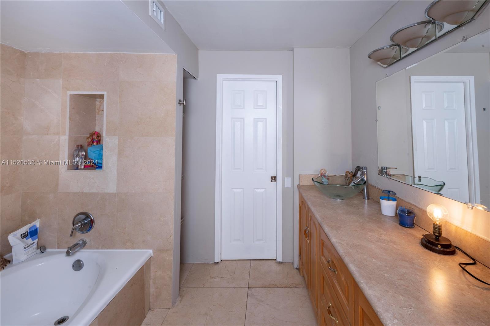 200 15th Rd, Miami, FL, 33129 United States, 1 Bedroom Bedrooms, ,1 BathroomBathrooms,Residential,For Sale,15th Rd,A11520533