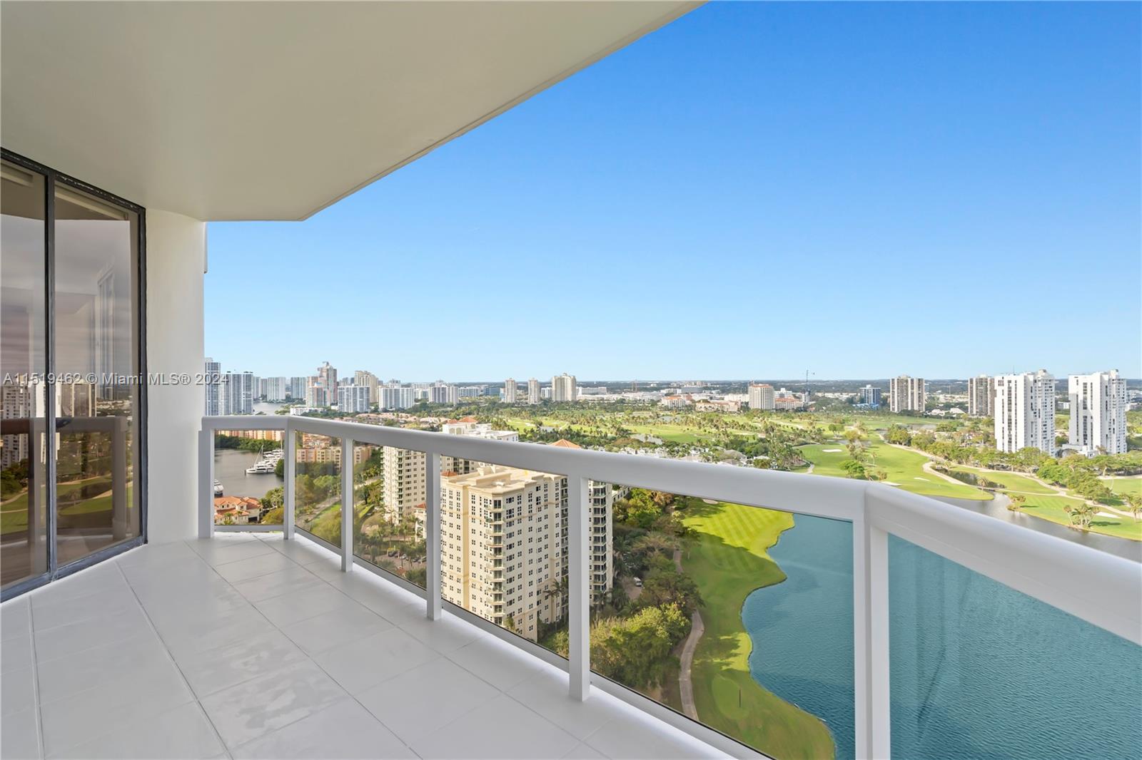 20185 E Country Club Dr PH6, Aventura, Florida 33180, 2 Bedrooms Bedrooms, ,2 BathroomsBathrooms,Residential,For Sale,20185 E Country Club Dr PH6,A11519462