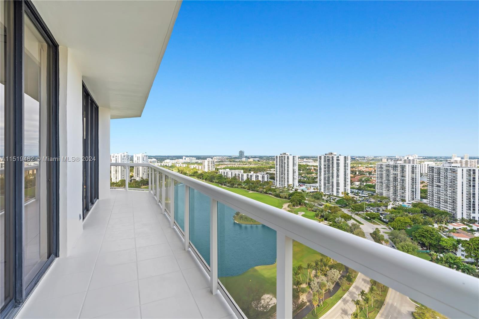 20185 E Country Club Dr PH6, Aventura, Florida 33180, 2 Bedrooms Bedrooms, ,2 BathroomsBathrooms,Residential,For Sale,20185 E Country Club Dr PH6,A11519462