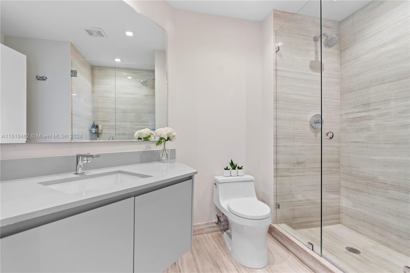 20185 E Country Club Dr PH6, Aventura, Florida 33180, 2 Bedrooms Bedrooms, ,2 BathroomsBathrooms,Residential,For Sale,20185 E Country Club Dr PH6,A11519462