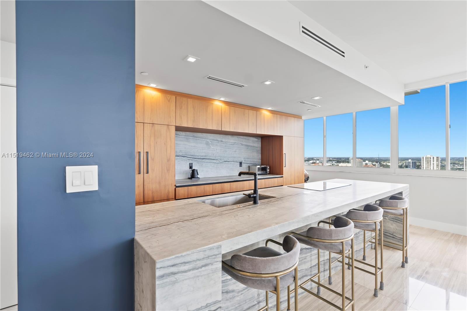 20185 E Country Club Dr PH6, Aventura, Florida 33180, 2 Bedrooms Bedrooms, ,2 BathroomsBathrooms,Residential,For Sale,20185 E Country Club Dr PH6,A11519462