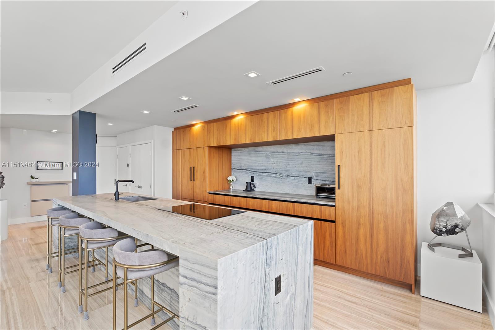 20185 E Country Club Dr PH6, Aventura, Florida 33180, 2 Bedrooms Bedrooms, ,2 BathroomsBathrooms,Residential,For Sale,20185 E Country Club Dr PH6,A11519462