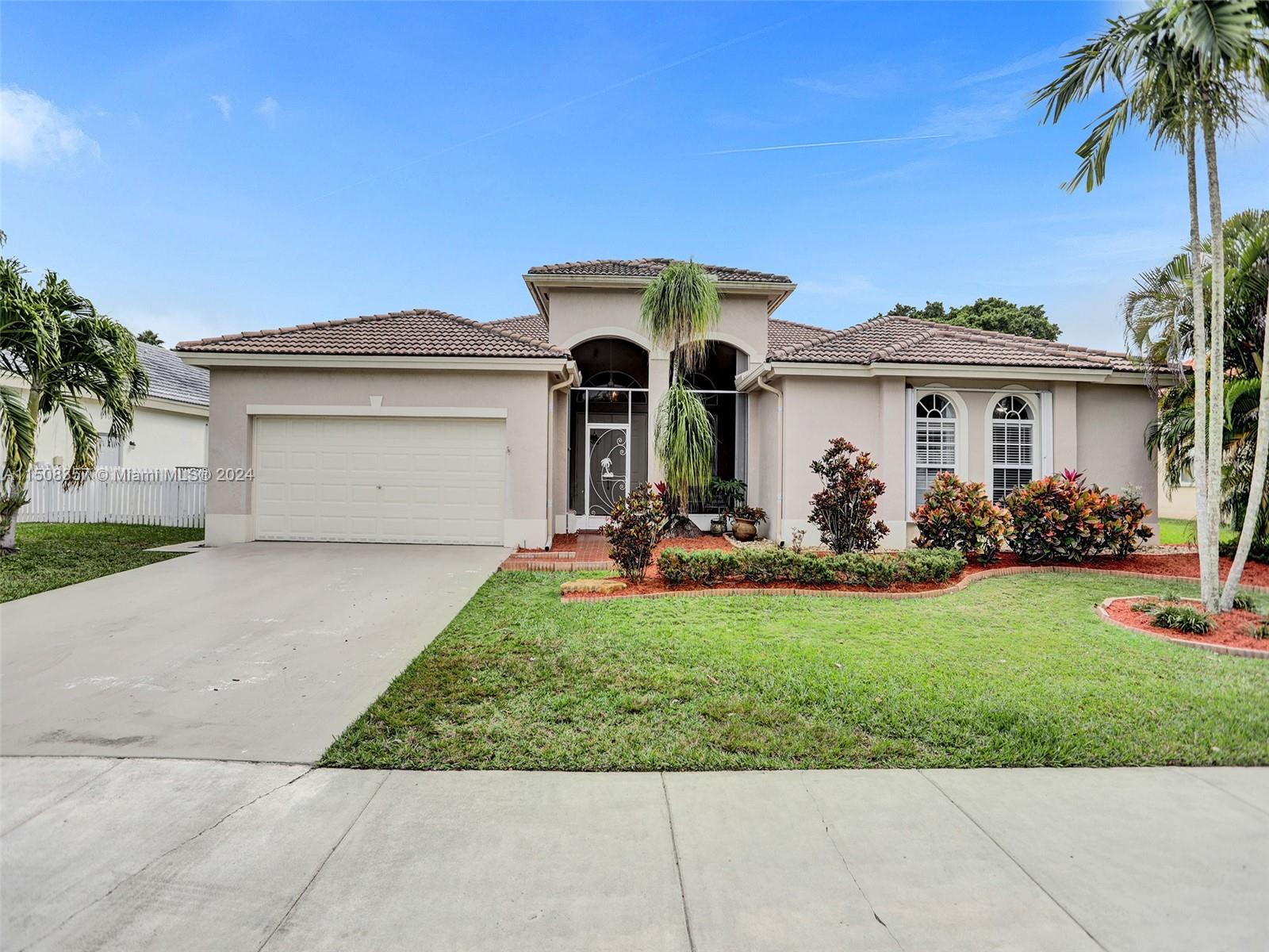 2835 Fairways Dr, Homestead, Florida 33035, 5 Bedrooms Bedrooms, ,2 BathroomsBathrooms,Residential,For Sale,2835 Fairways Dr,A11508357