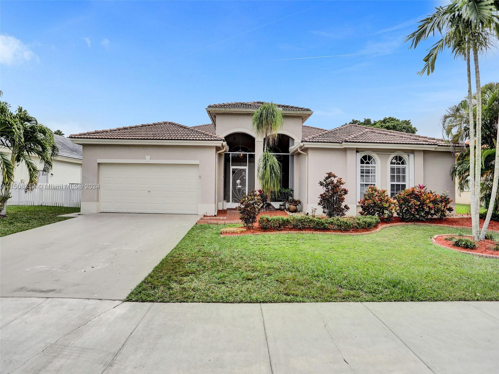 2835  Fairways Dr  For Sale A11508357, FL