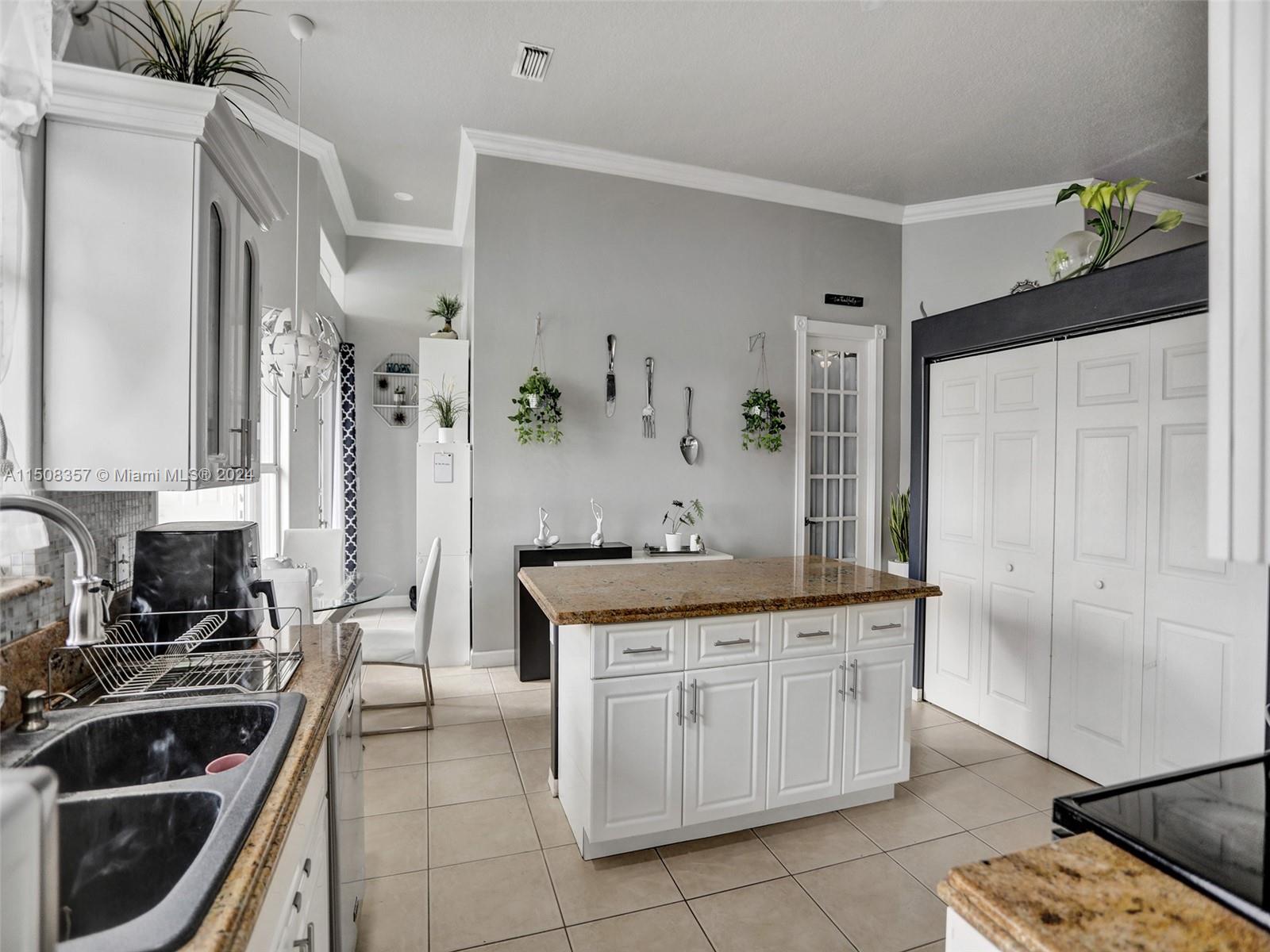 2835 Fairways Dr, Homestead, Florida 33035, 5 Bedrooms Bedrooms, ,2 BathroomsBathrooms,Residential,For Sale,2835 Fairways Dr,A11508357