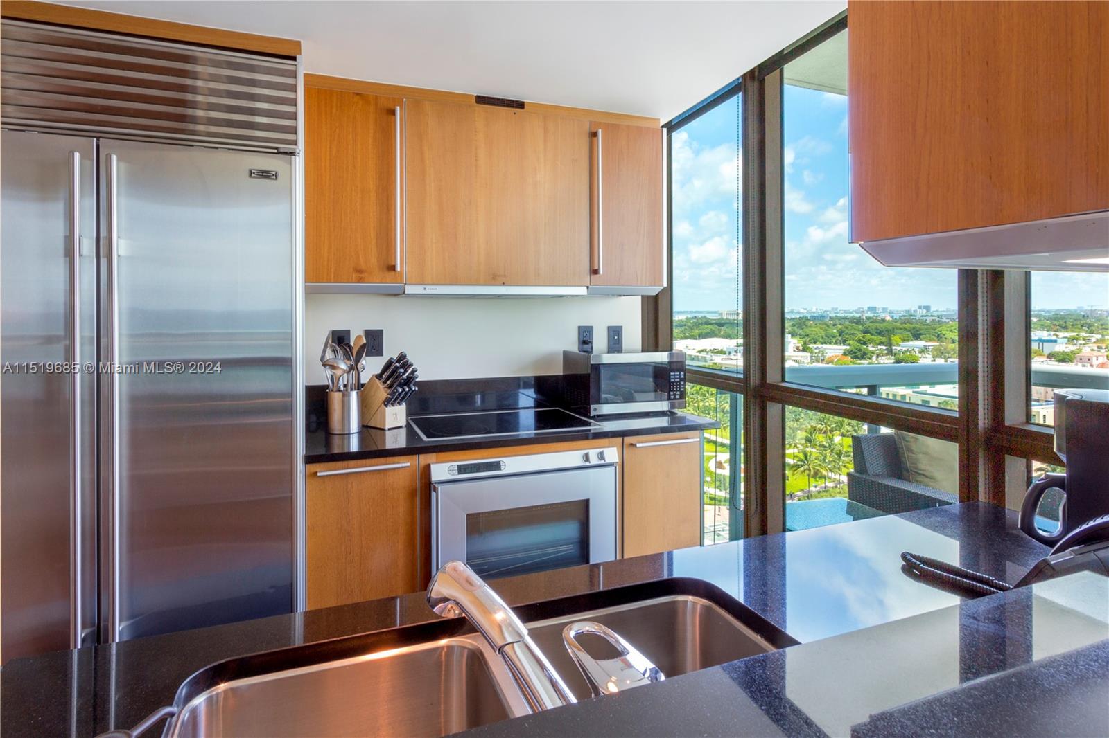 101 20th St 1905, Miami Beach, Florida 33139, 1 Bedroom Bedrooms, ,1 BathroomBathrooms,Residential,For Sale,101 20th St 1905,A11519685