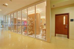 6801 Collins Ave LPH08, Miami Beach, Florida 33141, 1 Bedroom Bedrooms, ,1 BathroomBathrooms,Residentiallease,For Rent,6801 Collins Ave LPH08,A11520838