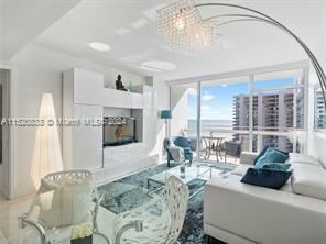 6801 Collins Ave LPH08, Miami Beach, Florida 33141, 1 Bedroom Bedrooms, ,1 BathroomBathrooms,Residentiallease,For Rent,6801 Collins Ave LPH08,A11520838