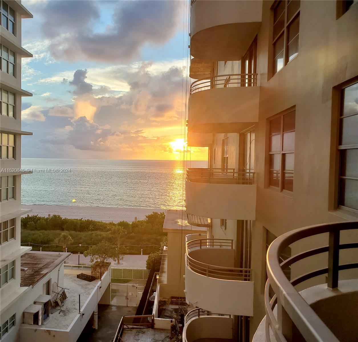 5555 Collins Ave, Miami Beach, FL, 33140 United States, 2 Bedrooms Bedrooms, ,2 BathroomsBathrooms,Residential,For Sale,Collins Ave,A11520845