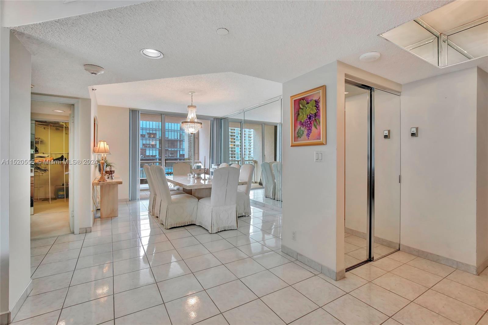 Dining area in kitchen