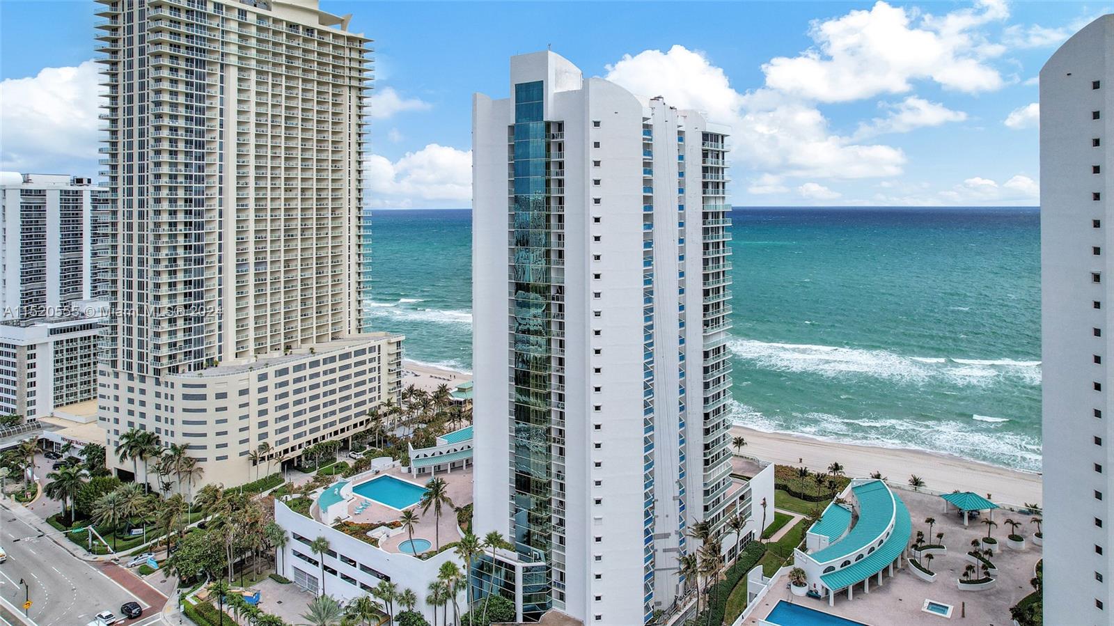 Ocean and pier outside your back door
