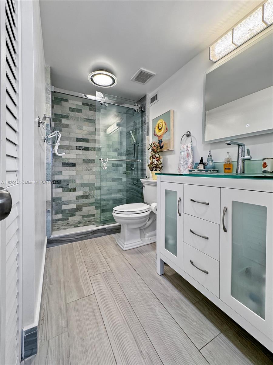 2899 Collins Ave 1135, Miami Beach, Florida 33140, 1 Bedroom Bedrooms, ,1 BathroomBathrooms,Residential,For Sale,2899 Collins Ave 1135,A11520648