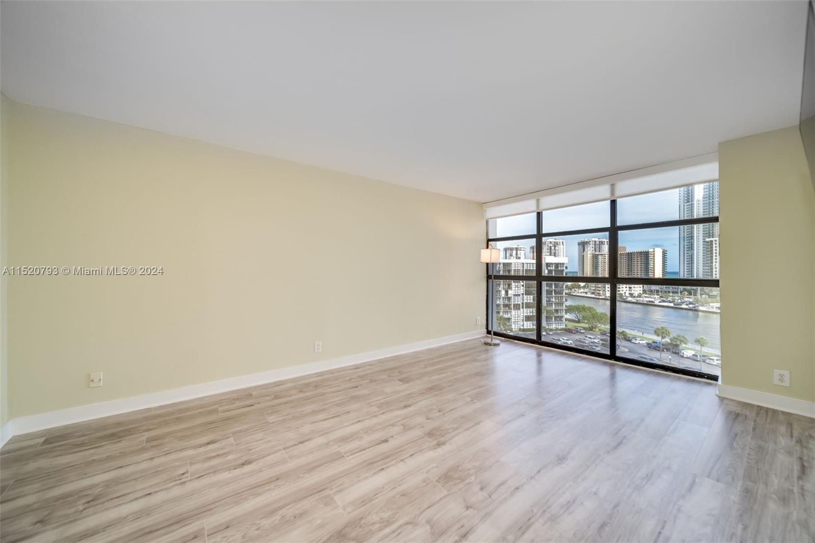 600 Parkview Dr, Hallandale Beach, FL, 33009 United States, 2 Bedrooms Bedrooms, ,2 BathroomsBathrooms,Residential,For Sale,Parkview Dr,A11520793