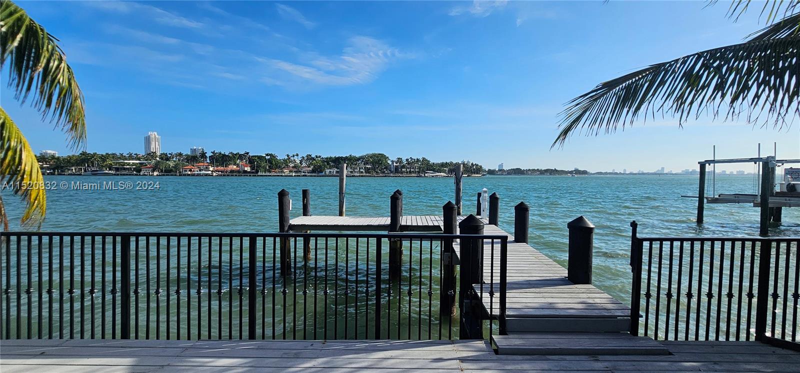 1560 S Bay Dr  For Sale A11520832, FL