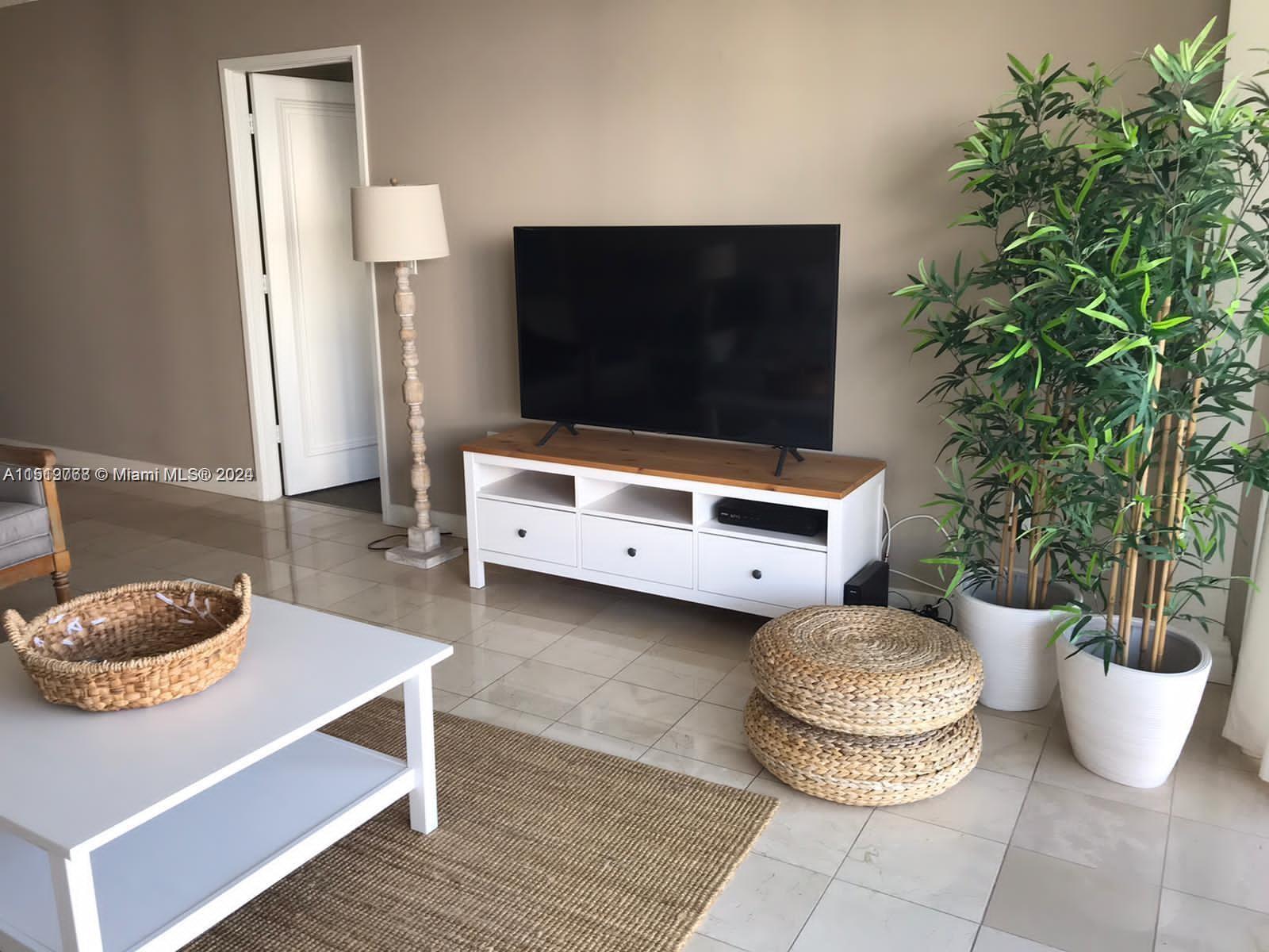 3731 N Country Club Dr 1129, Aventura, Florida 33180, 2 Bedrooms Bedrooms, ,2 BathroomsBathrooms,Residentiallease,For Rent,3731 N Country Club Dr 1129,A11519768