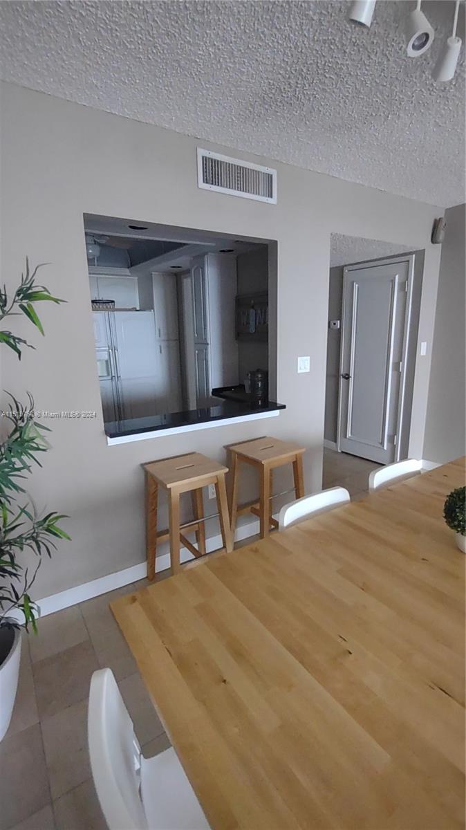 3731 N Country Club Dr 1129, Aventura, Florida 33180, 2 Bedrooms Bedrooms, ,2 BathroomsBathrooms,Residentiallease,For Rent,3731 N Country Club Dr 1129,A11519768