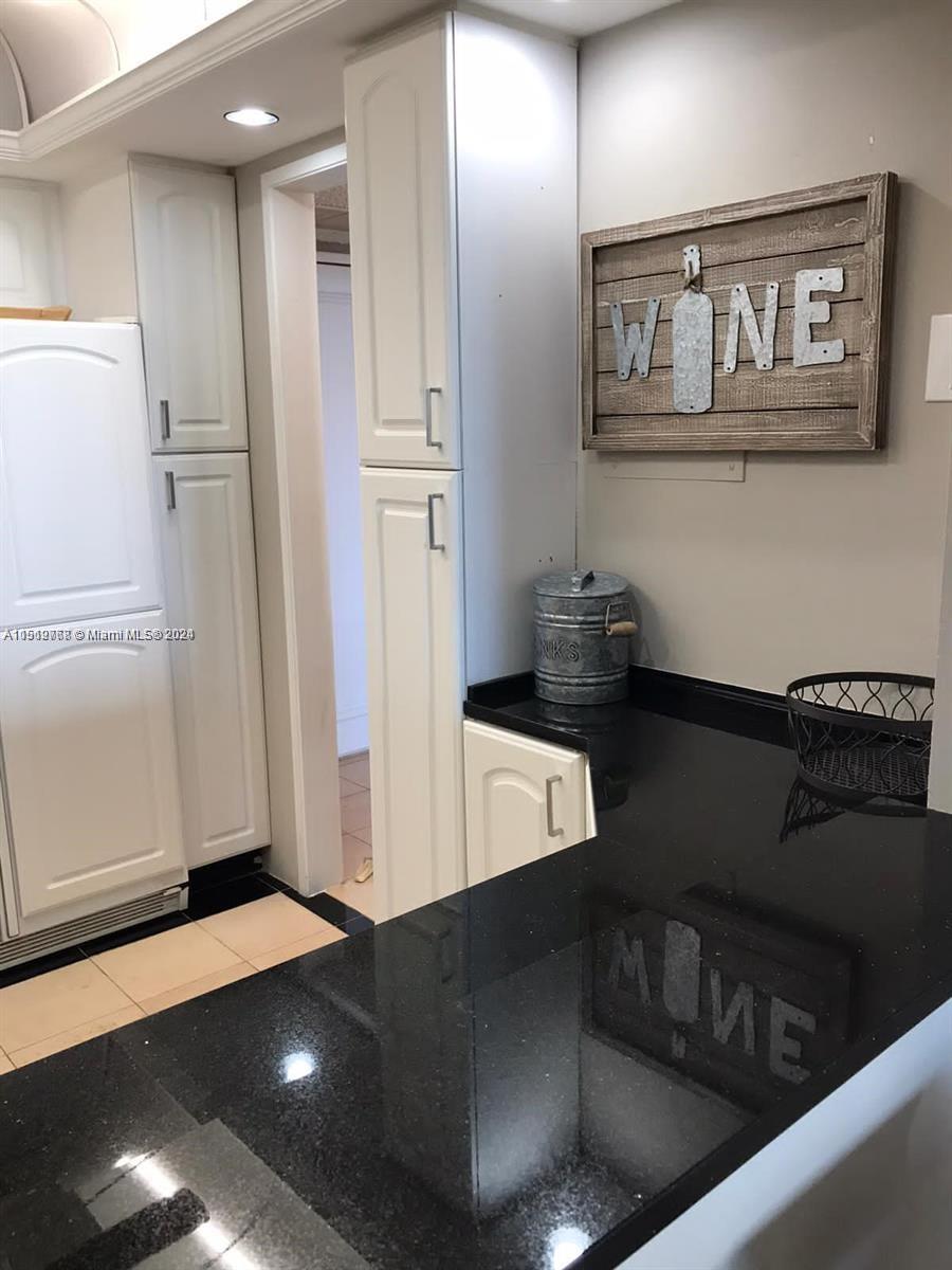 3731 N Country Club Dr 1129, Aventura, Florida 33180, 2 Bedrooms Bedrooms, ,2 BathroomsBathrooms,Residentiallease,For Rent,3731 N Country Club Dr 1129,A11519768