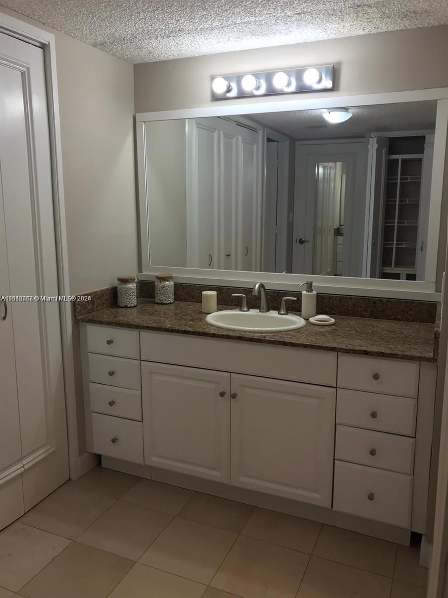 3731 N Country Club Dr 1129, Aventura, Florida 33180, 2 Bedrooms Bedrooms, ,2 BathroomsBathrooms,Residentiallease,For Rent,3731 N Country Club Dr 1129,A11519768