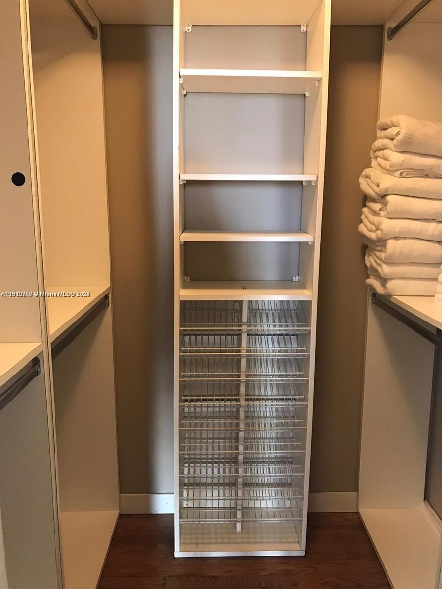 3731 N Country Club Dr 1129, Aventura, Florida 33180, 2 Bedrooms Bedrooms, ,2 BathroomsBathrooms,Residentiallease,For Rent,3731 N Country Club Dr 1129,A11519768