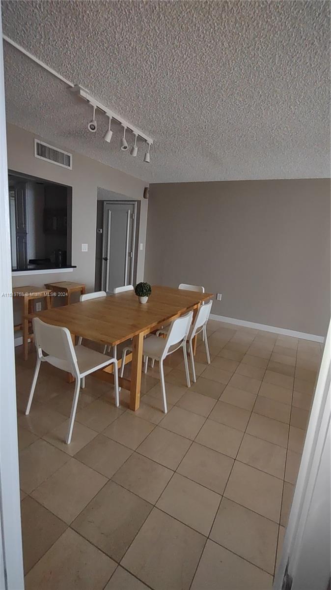 3731 N Country Club Dr 1129, Aventura, Florida 33180, 2 Bedrooms Bedrooms, ,2 BathroomsBathrooms,Residentiallease,For Rent,3731 N Country Club Dr 1129,A11519768