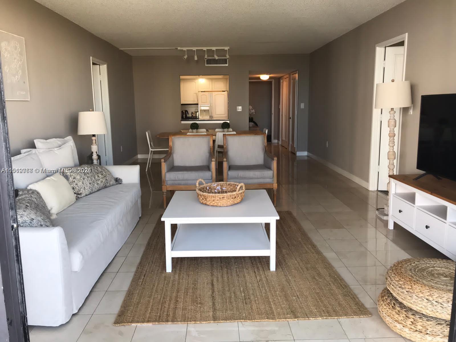 3731 N Country Club Dr 1129, Aventura, Florida 33180, 2 Bedrooms Bedrooms, ,2 BathroomsBathrooms,Residentiallease,For Rent,3731 N Country Club Dr 1129,A11519768