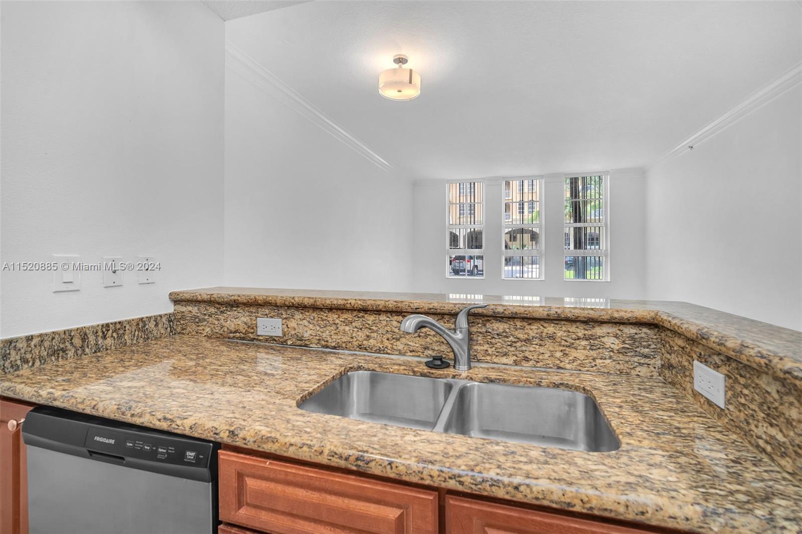 3001 NE 185th St 122, Aventura, Florida 33180, 1 Bedroom Bedrooms, ,1 BathroomBathrooms,Residential,For Sale,3001 NE 185th St 122,A11520885