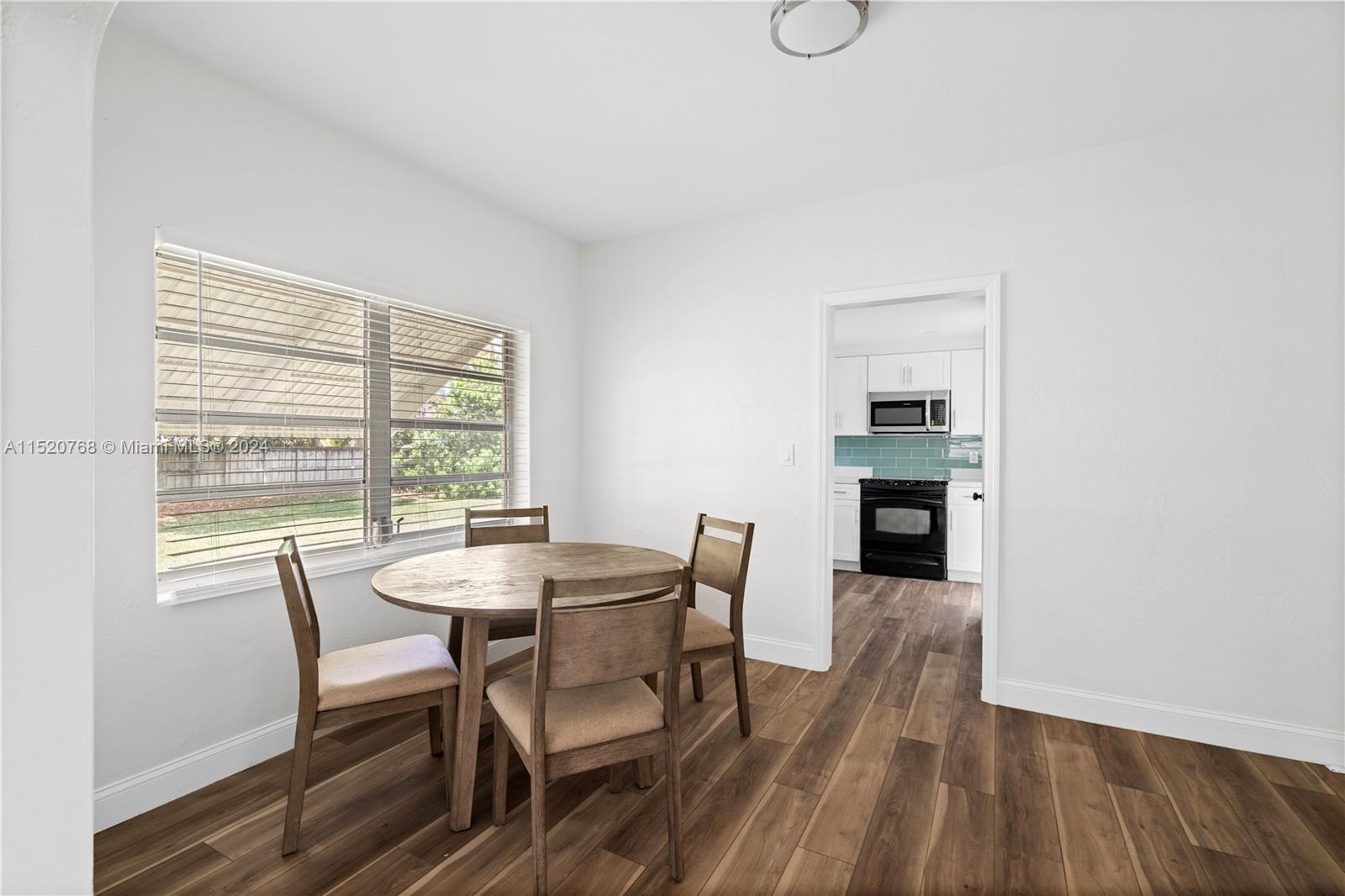 27 NW 21st St, Homestead, Florida 33030, 2 Bedrooms Bedrooms, ,1 BathroomBathrooms,Residentiallease,For Rent,27 NW 21st St,A11520768