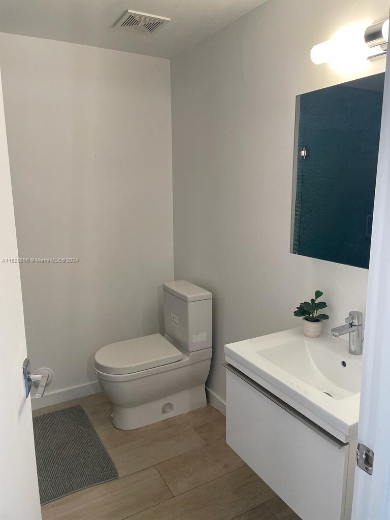 700 16th St, Miami Beach, FL, 33139 United States, 1 Bedroom Bedrooms, ,1 BathroomBathrooms,Residential,For Sale,16th St,A11520896