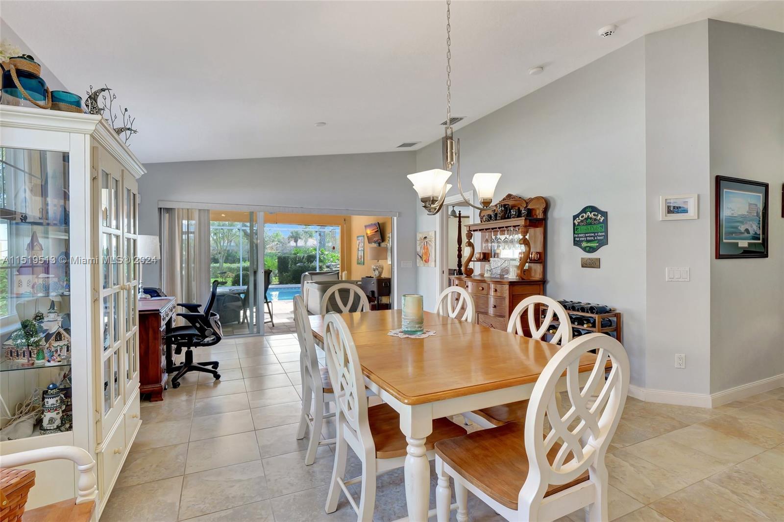 Open & spacious dining area