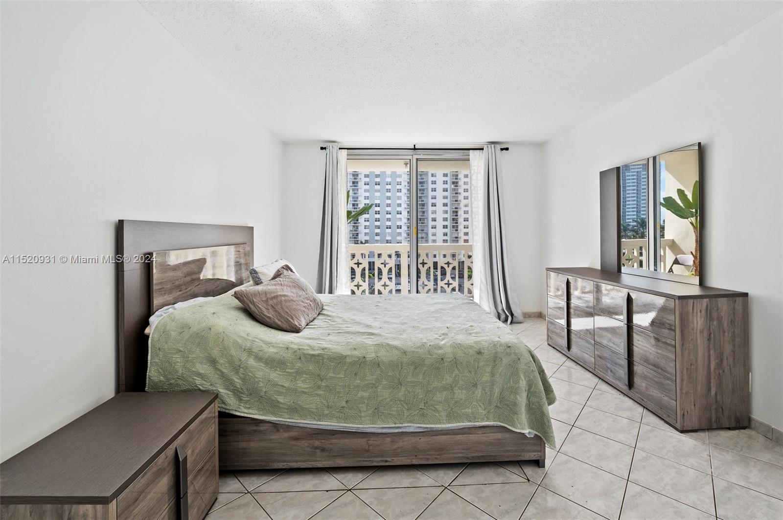1825 S Ocean Dr 511, Hallandale Beach, Florida 33009, 1 Bedroom Bedrooms, ,1 BathroomBathrooms,Residential,For Sale,1825 S Ocean Dr 511,A11520931