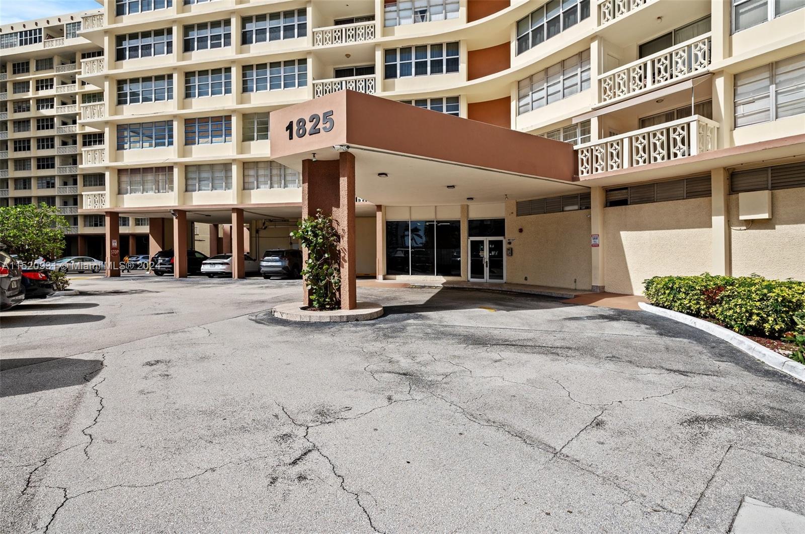 1825 Ocean Dr, Hallandale Beach, FL, 33009 United States, 1 Bedroom Bedrooms, ,1 BathroomBathrooms,Residential,For Sale,Ocean Dr,A11520931