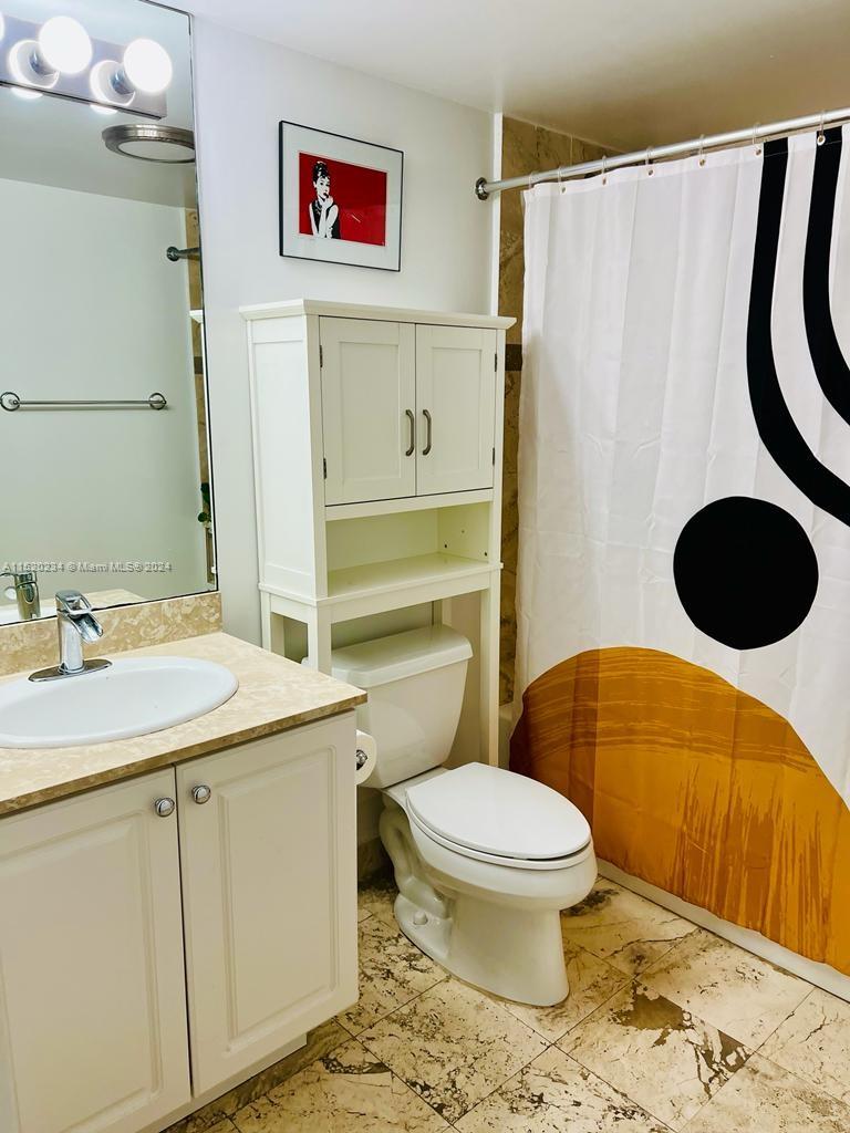 7800 Collins Ave 408, Miami Beach, Florida 33141, 2 Bedrooms Bedrooms, ,2 BathroomsBathrooms,Residentiallease,For Rent,7800 Collins Ave 408,A11520234